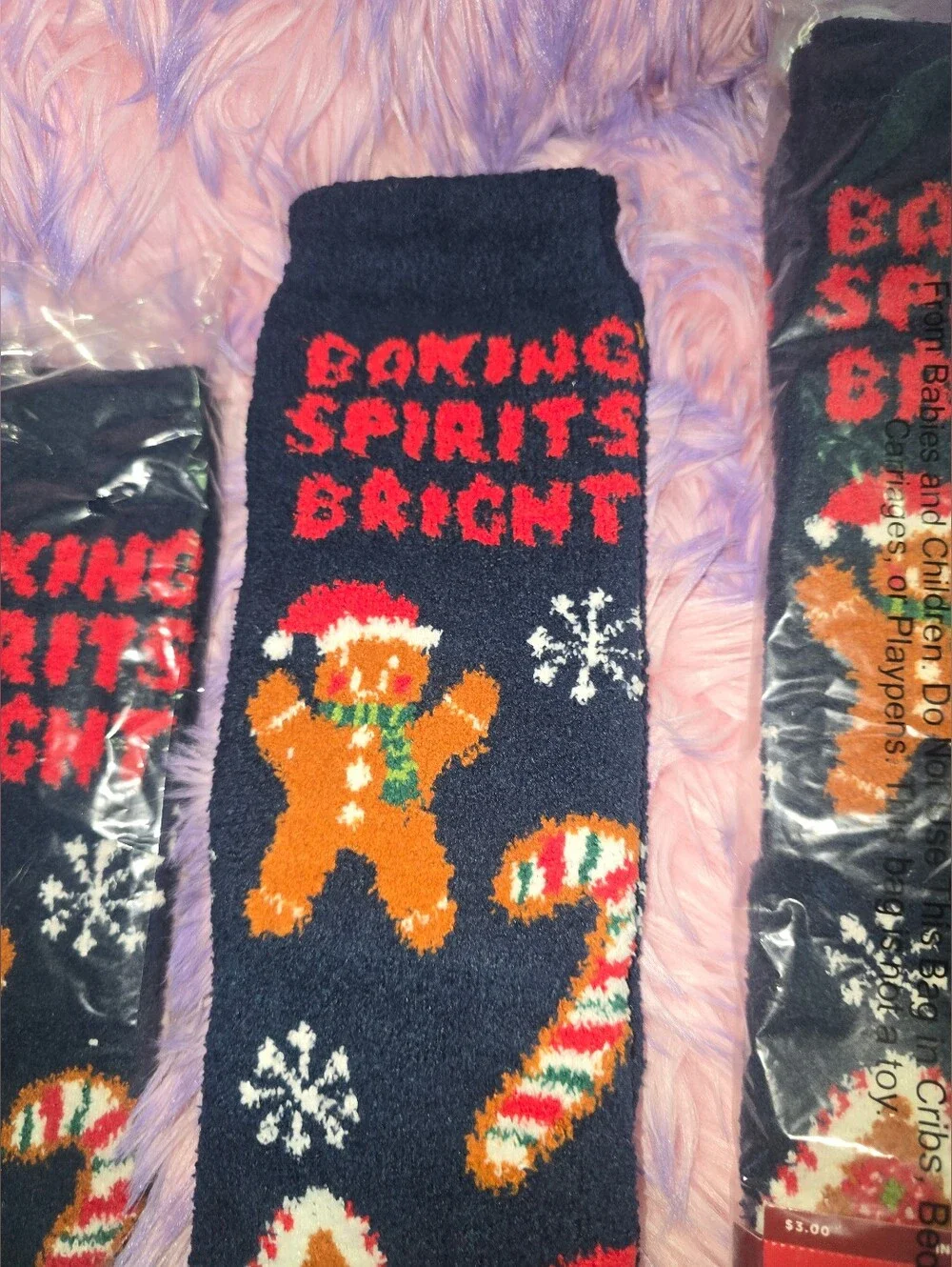 Wondershop Men’s Navy Crew Socks with Gingerbread & Candy Cane Pattern